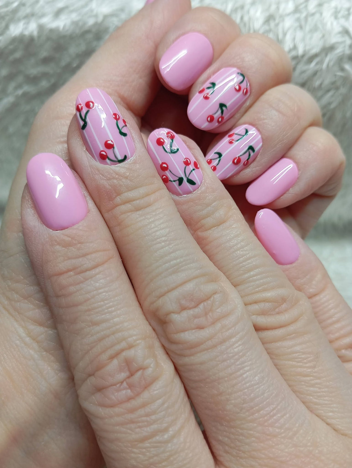 Press-on nails faites main Reims - Douce Cerise - Glowx Nails