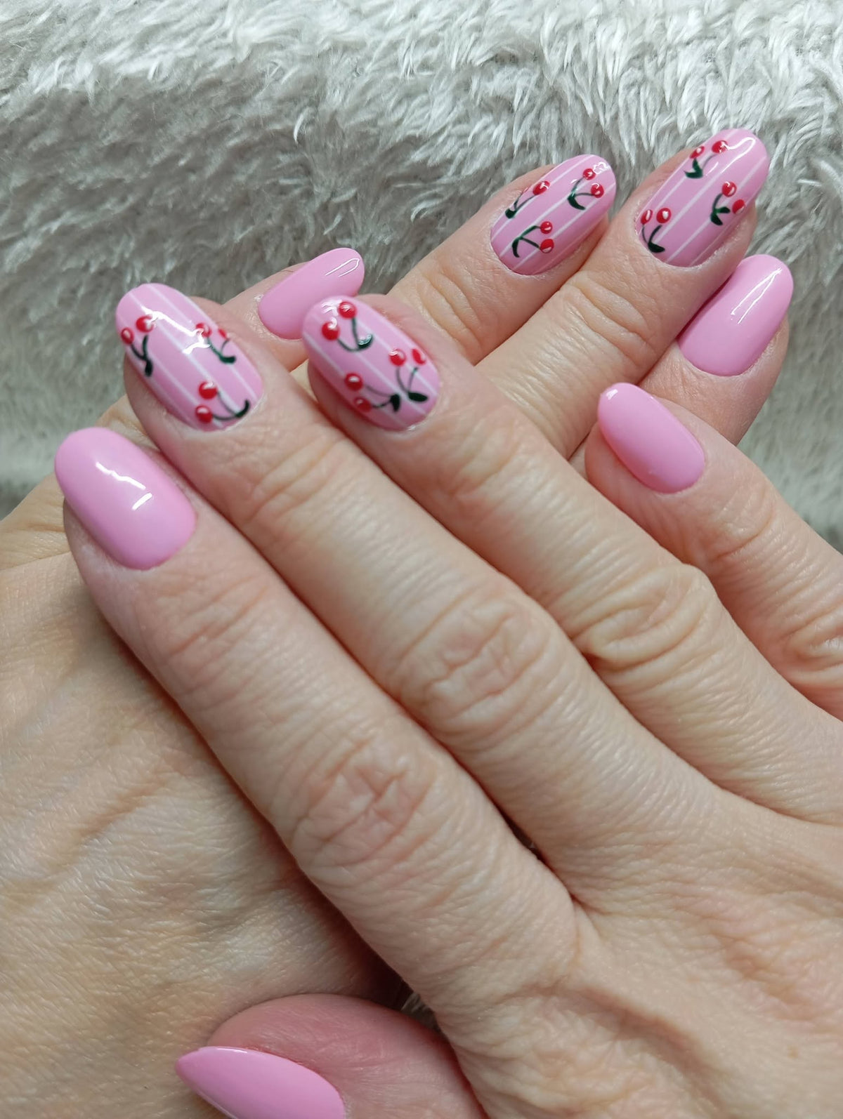 Press-on nails faites main Reims - Douce Cerise - Glowx Nails