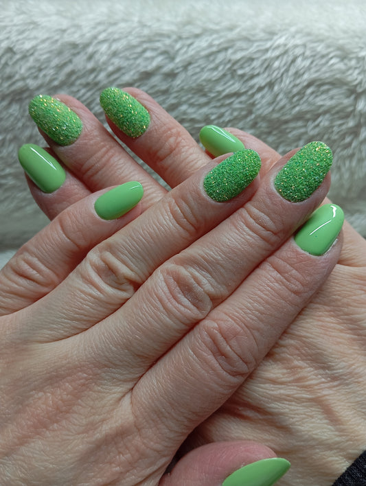 Press-on nails faites main Reims - Pistache Pétillante - Glowx Nails