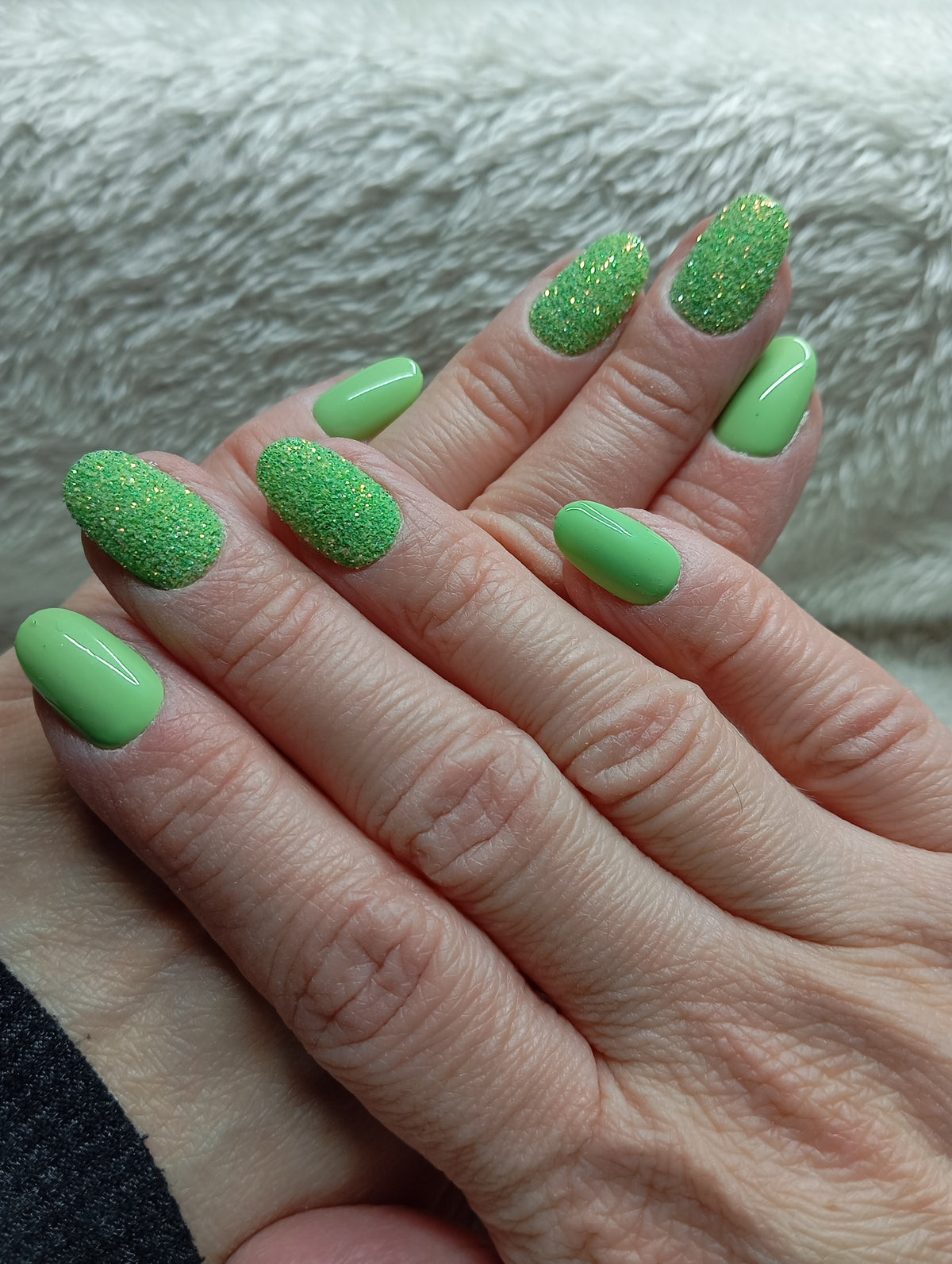 Press-on nails faites main Reims - Pistache Pétillante - Glowx Nails