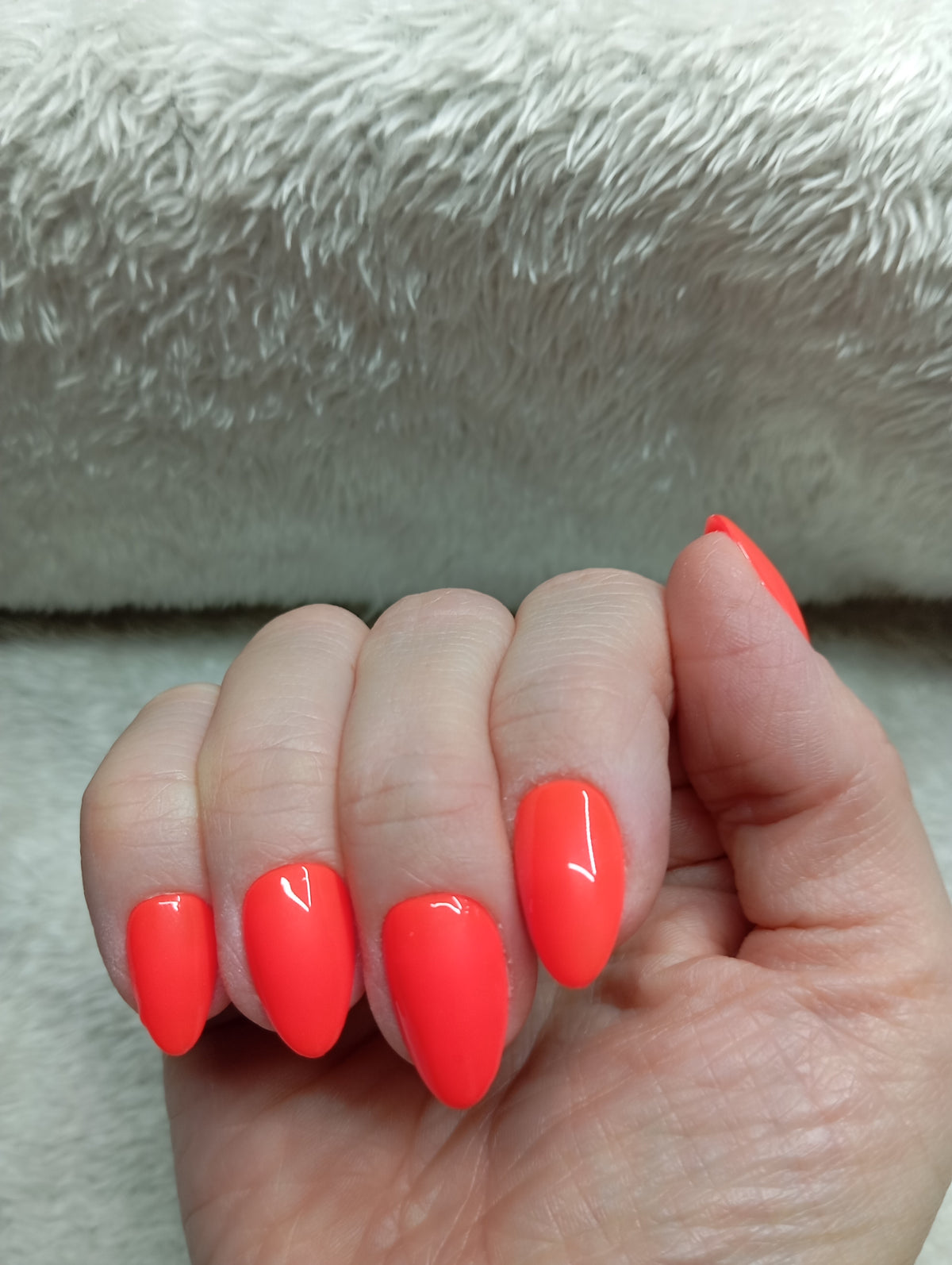 Press-on nails faites main Reims - Corail Éclat - Glowx Nails