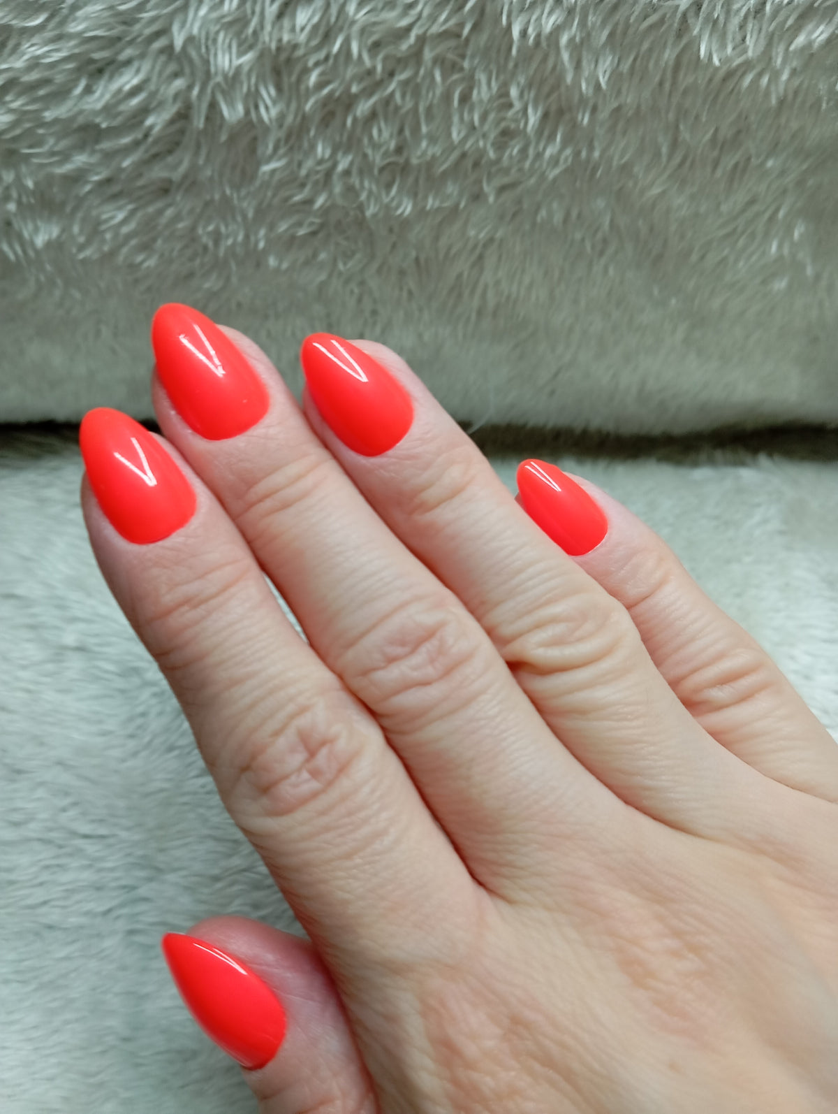 Press-on nails faites main Reims - Corail Éclat - Glowx Nails