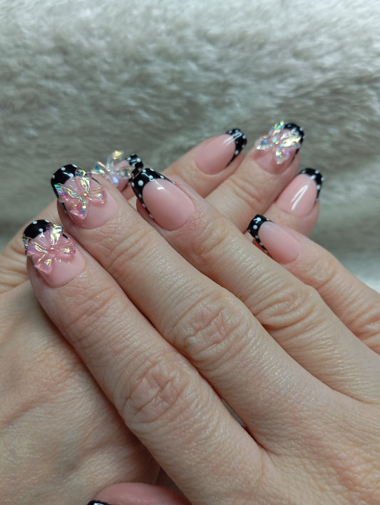 Press-on nails faites main Reims - Nœud Cristal - Glowx Nails