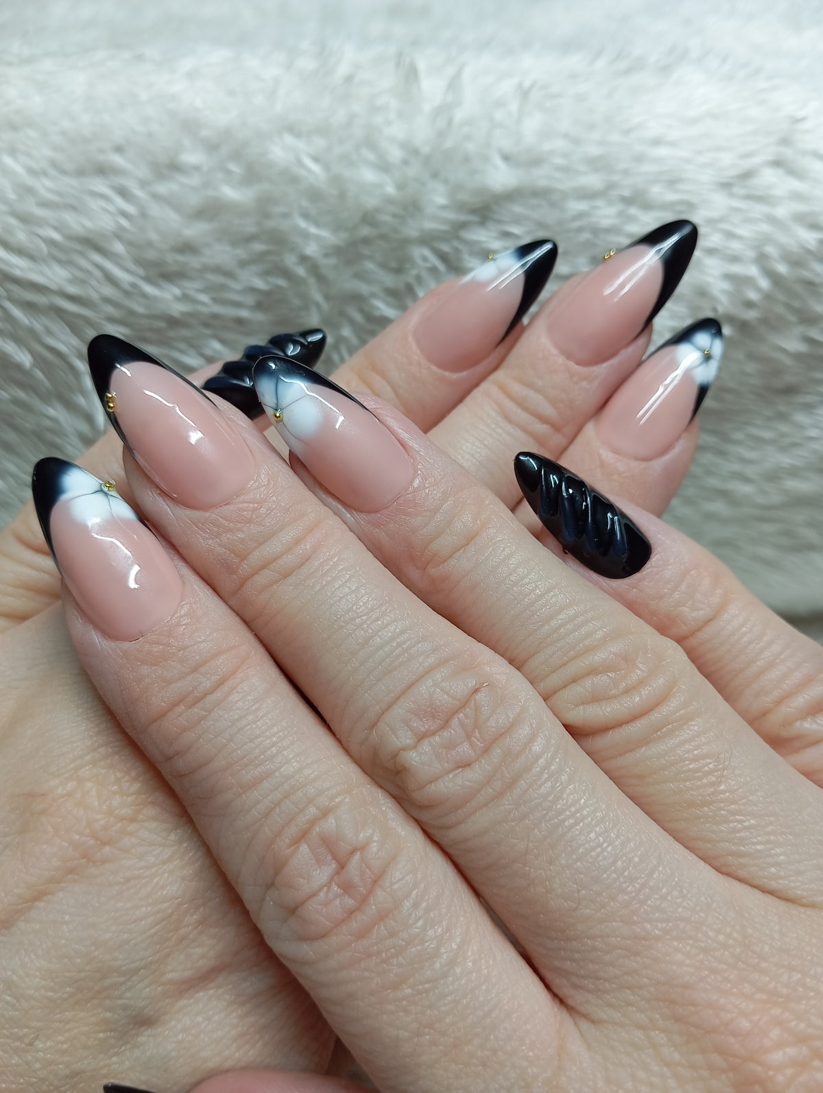 Press-on nails faites main Reims - Éclipse Noire - Glowx Nails