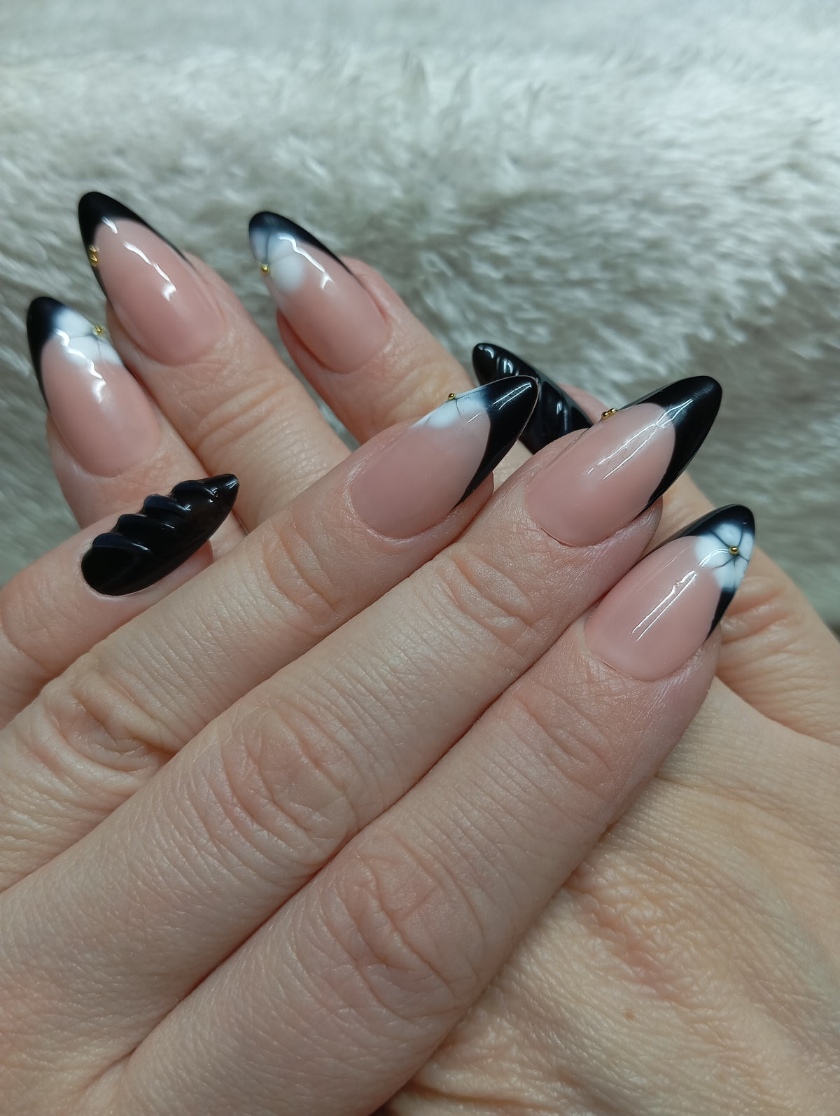 Press-on nails faites main Reims - Éclipse Noire - Glowx Nails
