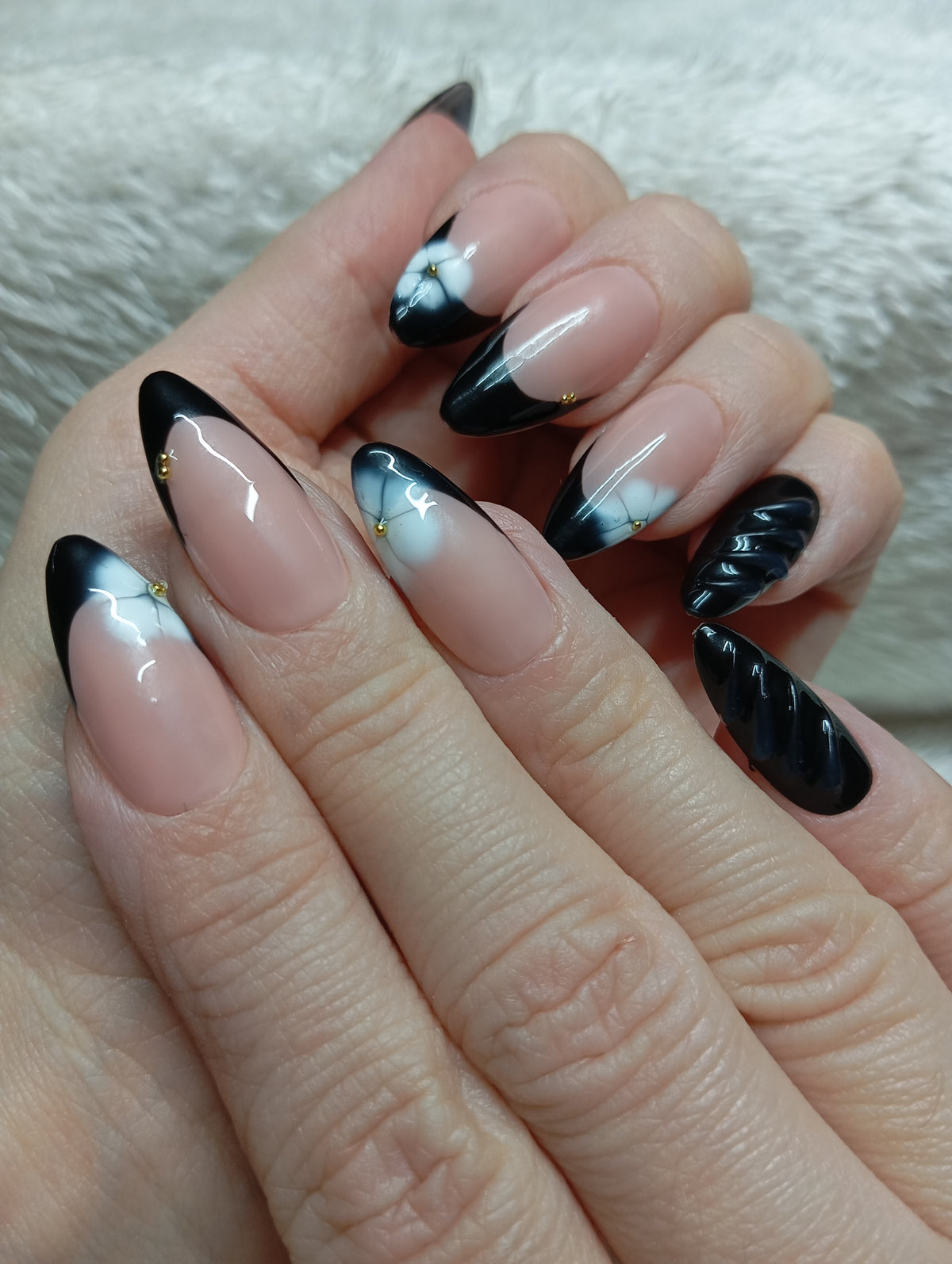 Press-on nails faites main Reims - Éclipse Noire - Glowx Nails